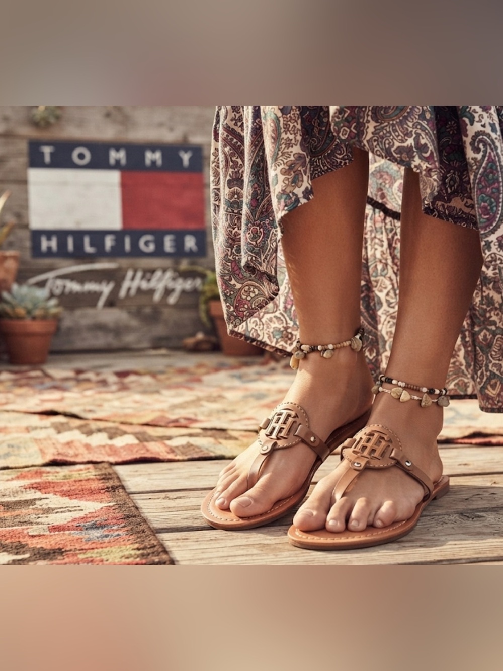 New Authentic Tommy Hilifiger designer signature sandals sz 9.5 display